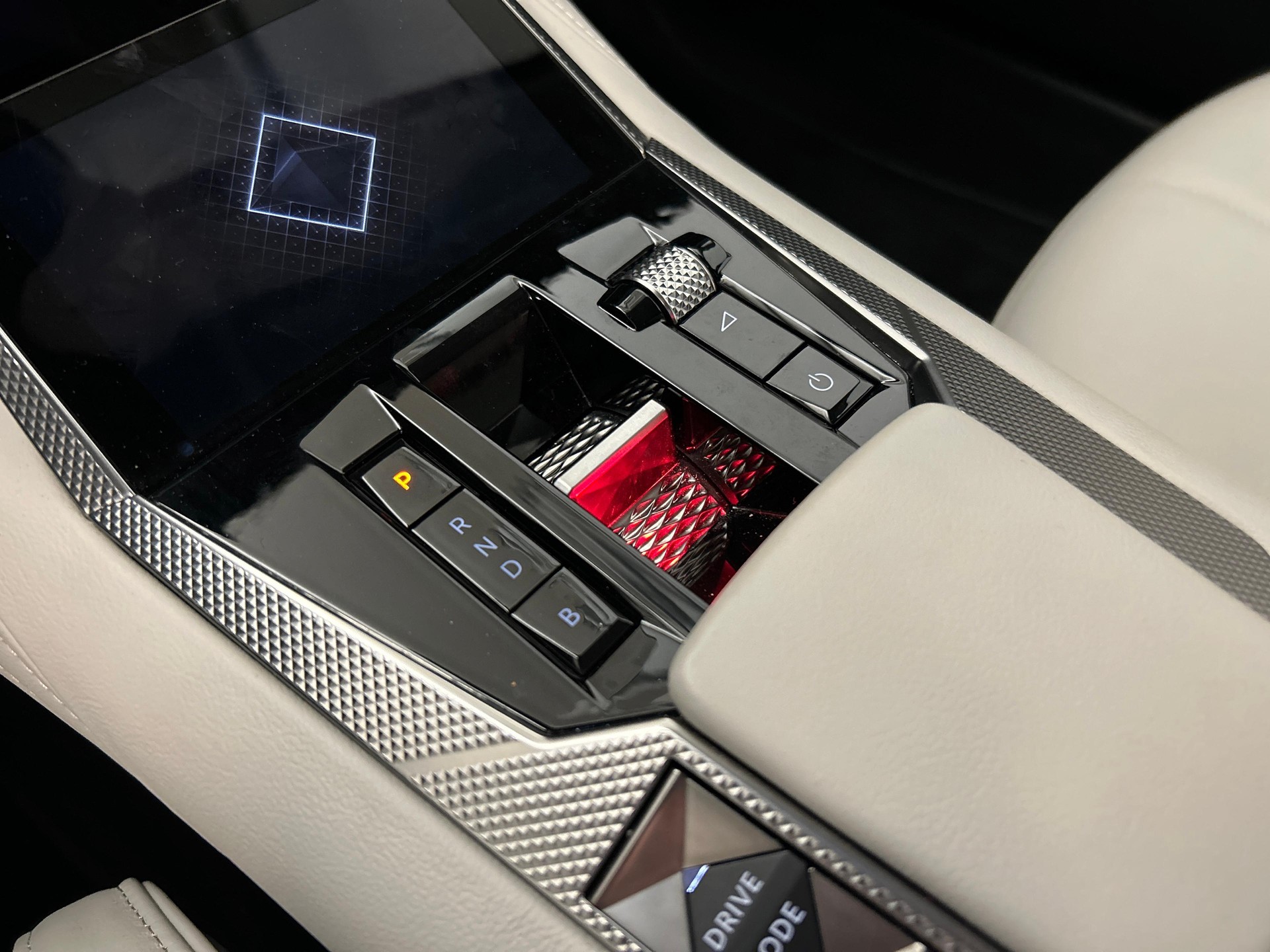 DS AUTOMOBILES 4 1.6 E-Tense Rivoli-image-14