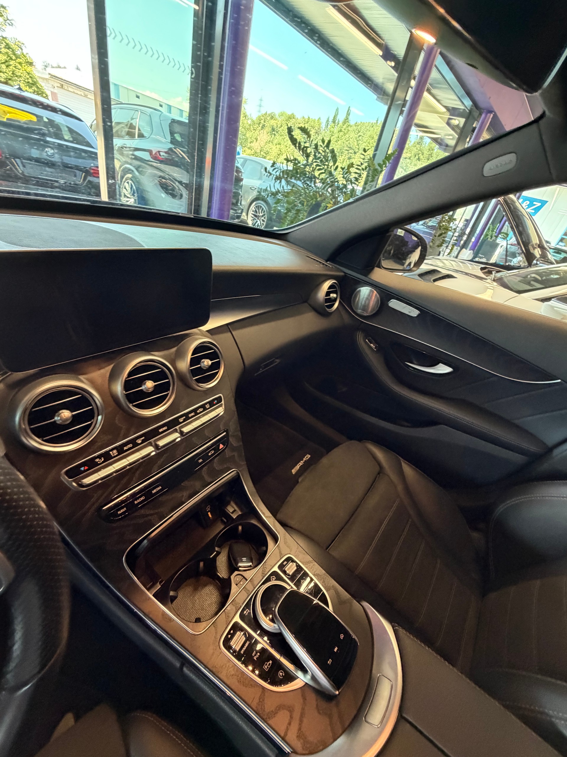 MERCEDES-BENZ C 220 d Swiss Star AMG Line 4M 9G-Tronic-image-7