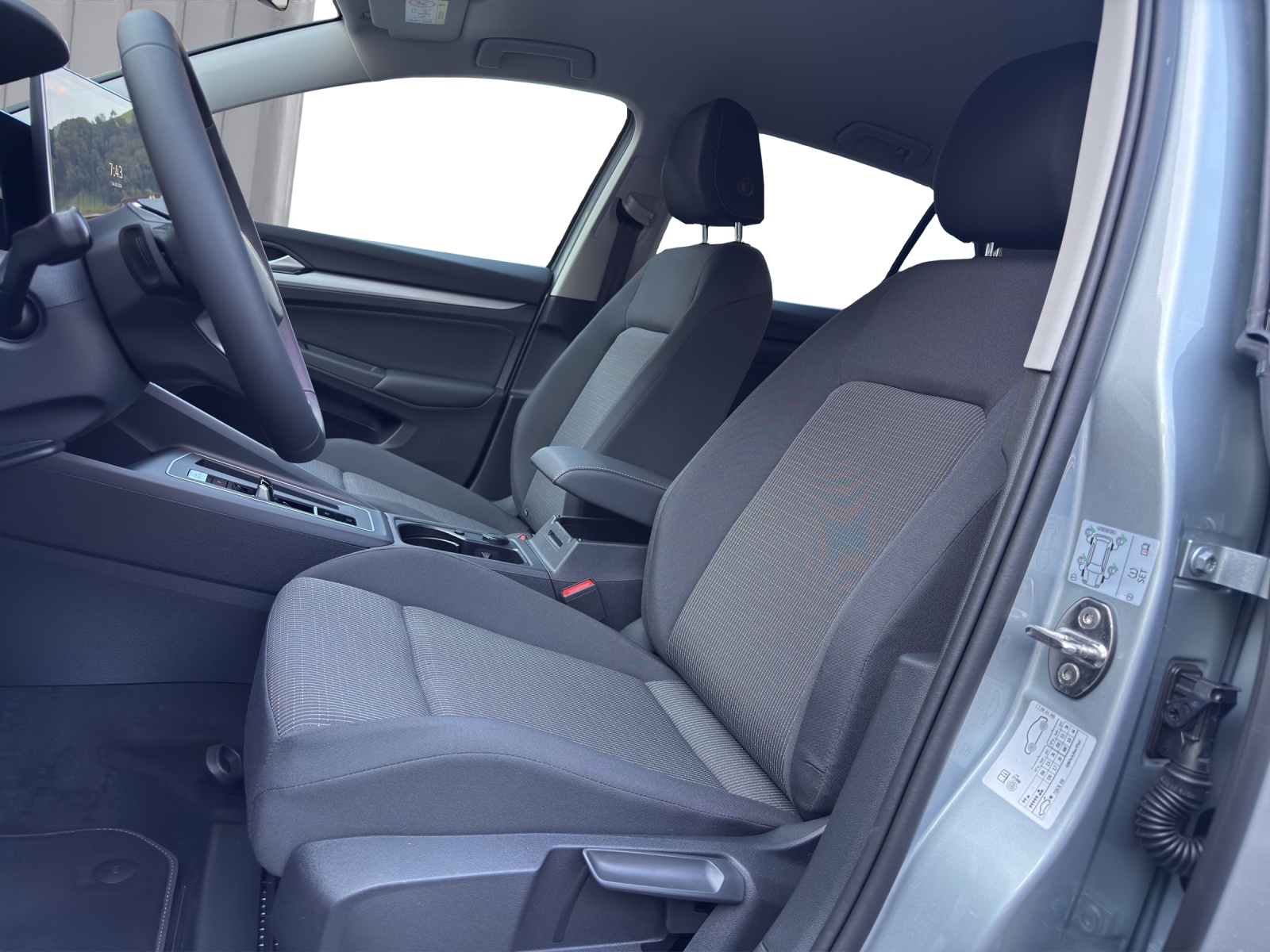 VW Golf 1.5 e TSI mHEV Value DSG-image-9