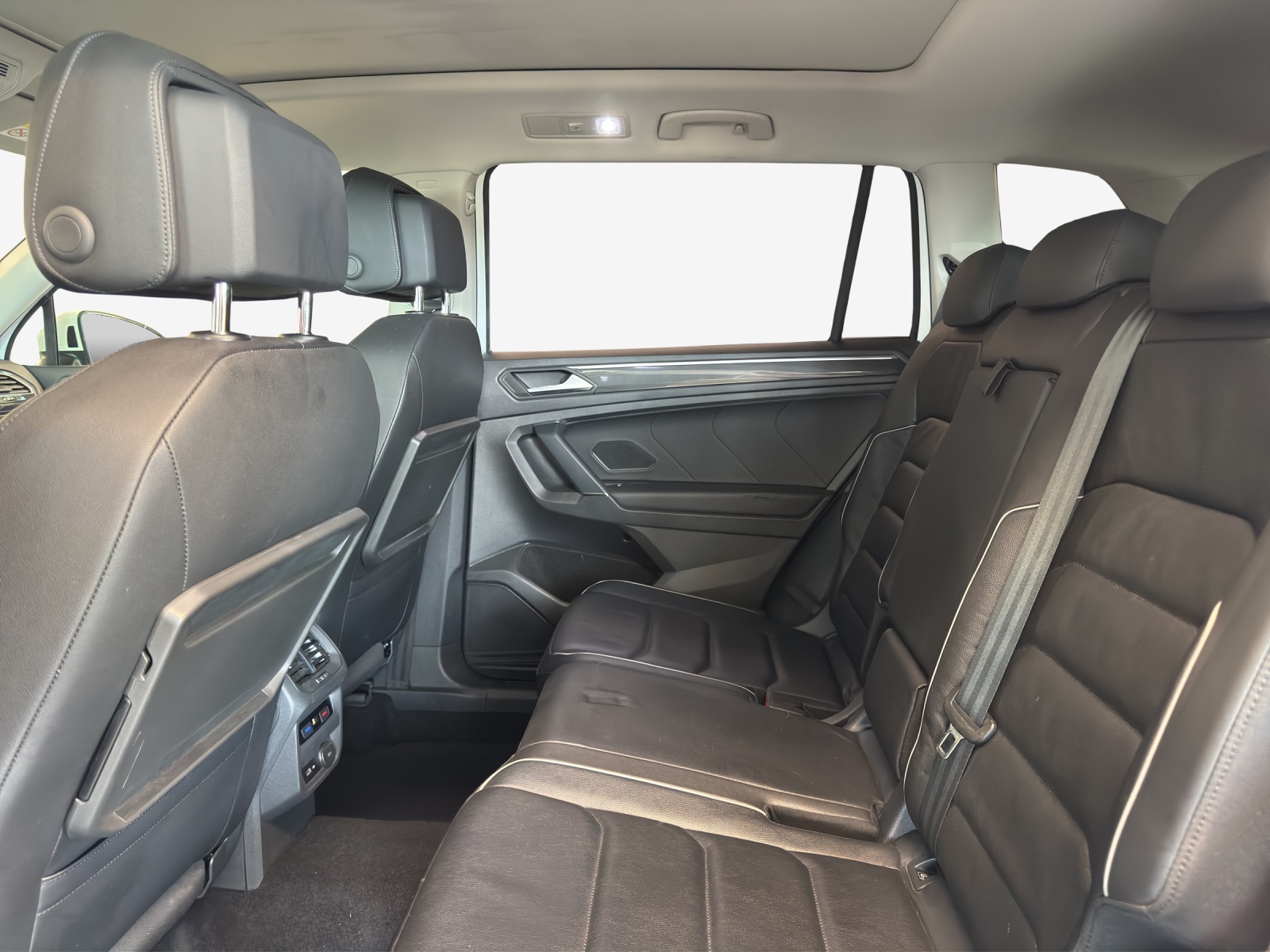 VW Tiguan Allspace 2.0TSI Highline 4Motion DSG-image-11