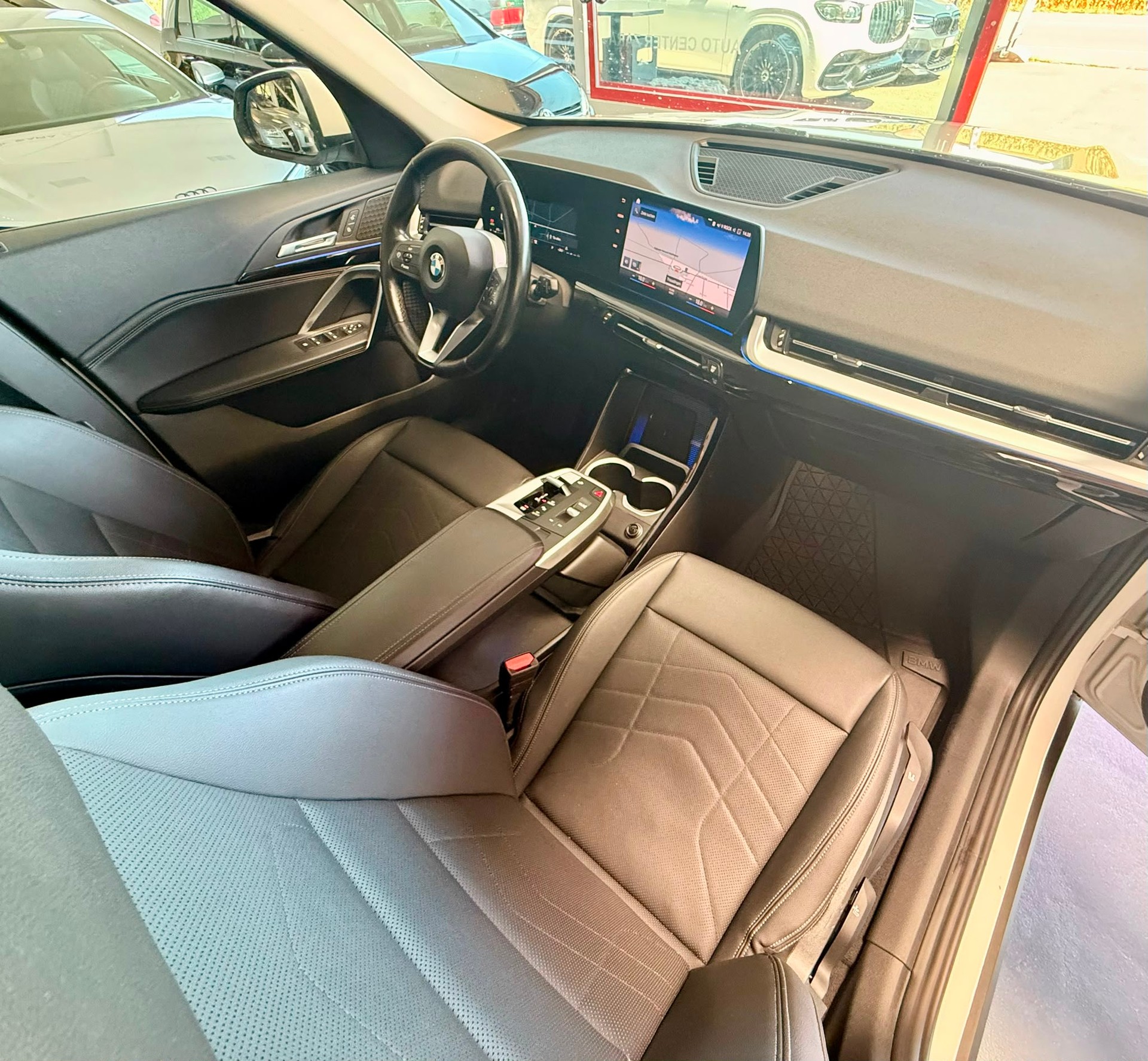 BMW X1 sDrive 18d *FACELIFT*-image-19