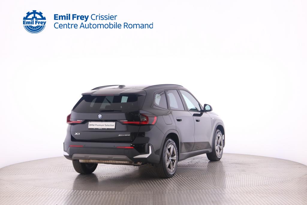 BMW X1 30e xDrive-showroom-element-2