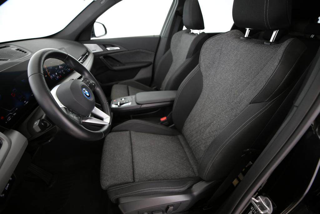 BMW X1 30e xDrive-showroom-element-3