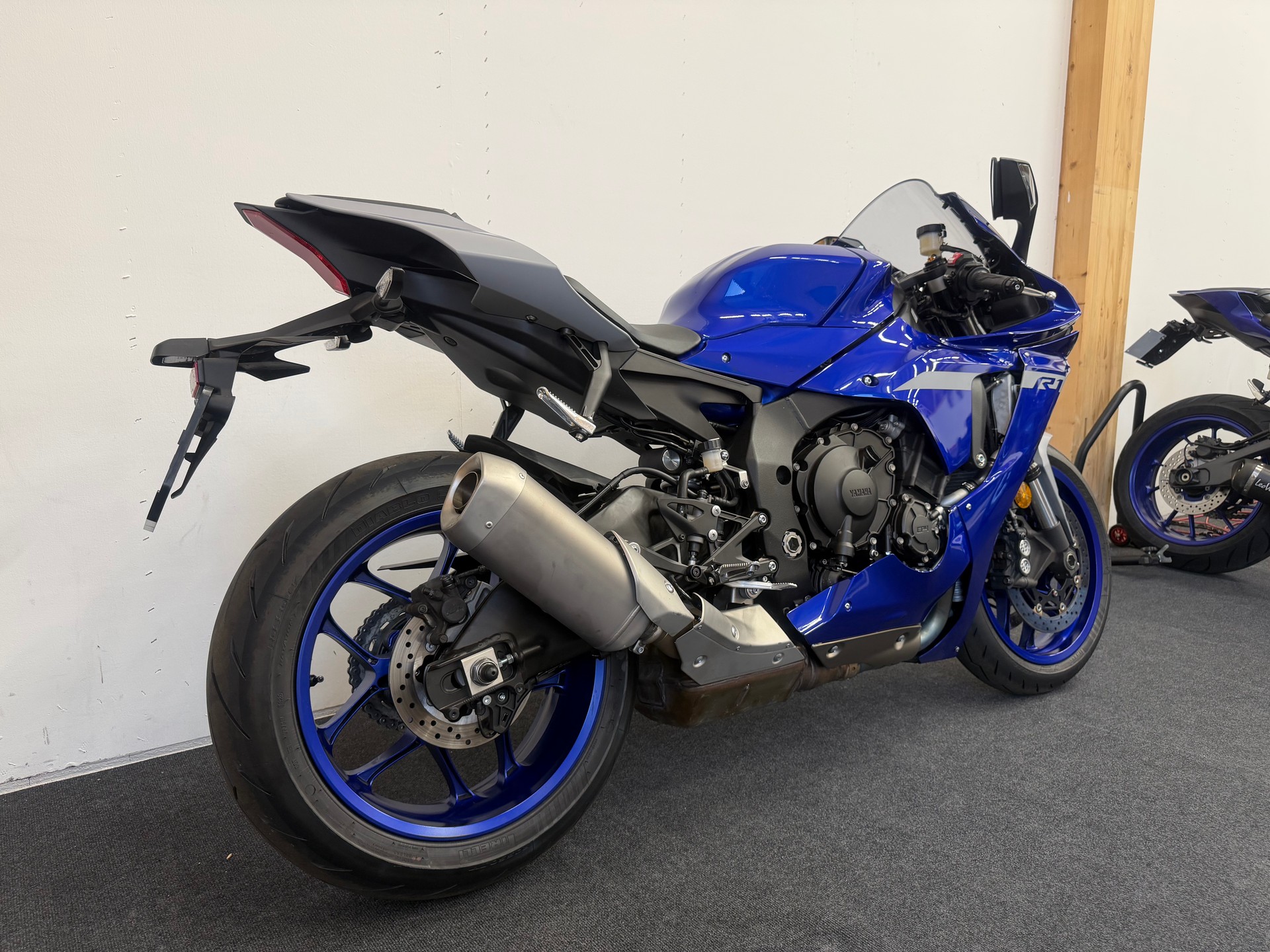 YAMAHA YZF-R1 ABS-image-5