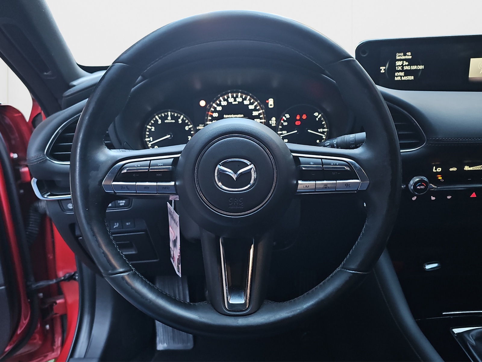 MAZDA 3 Hatchback SKYACTIV-G M Hybrid 122 Revolution-image-9