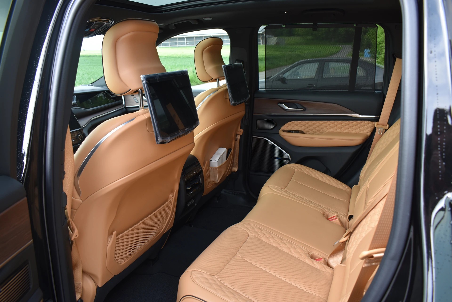 JEEP Grand Cherokee Summit 5.7 Hemi AWD-image-10