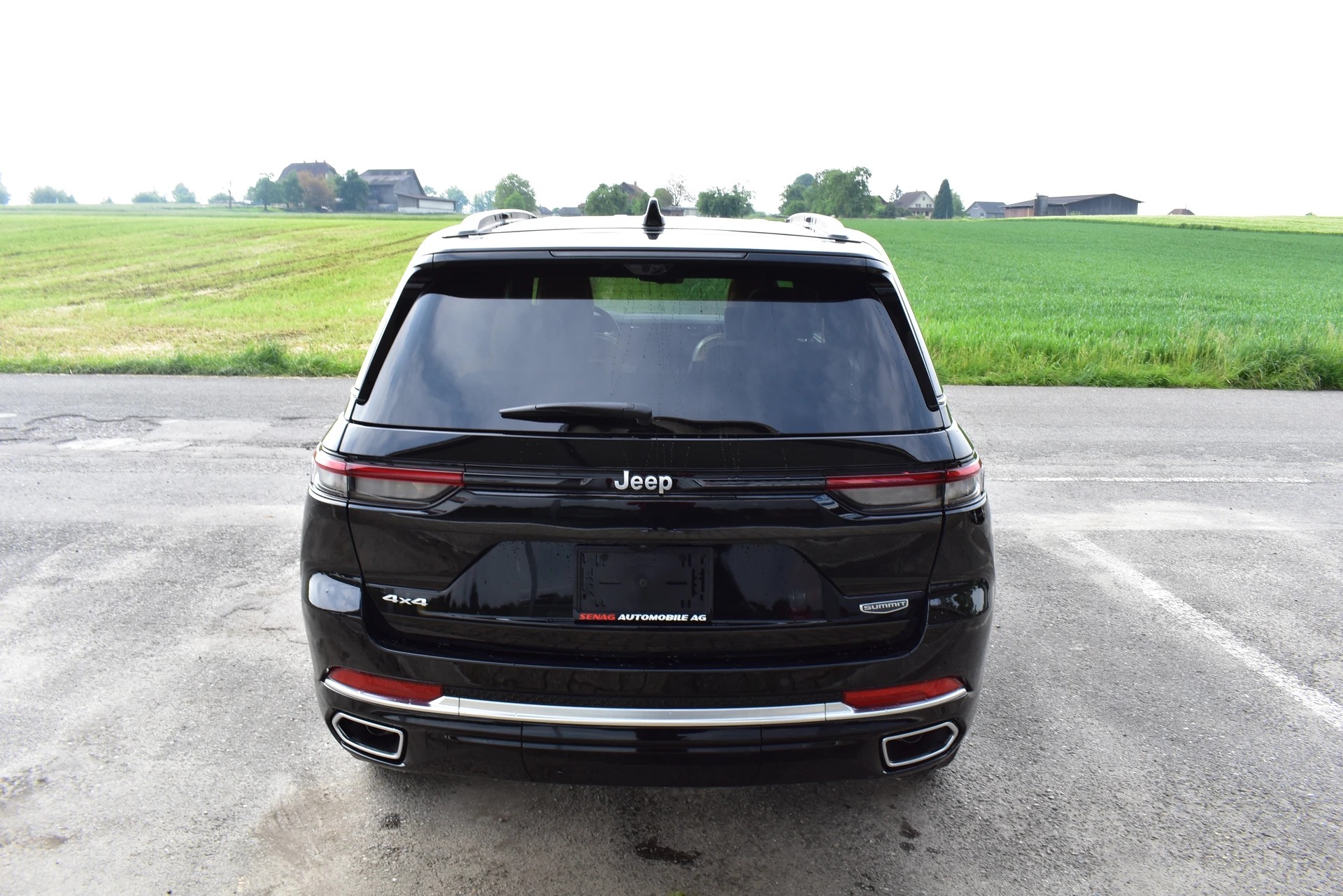 JEEP Grand Cherokee Summit 5.7 Hemi AWD-image-6