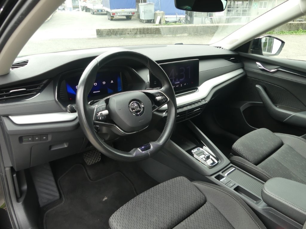 SKODA Octavia Combi 2.0 TDI DSG Ambition 4x4-image-6