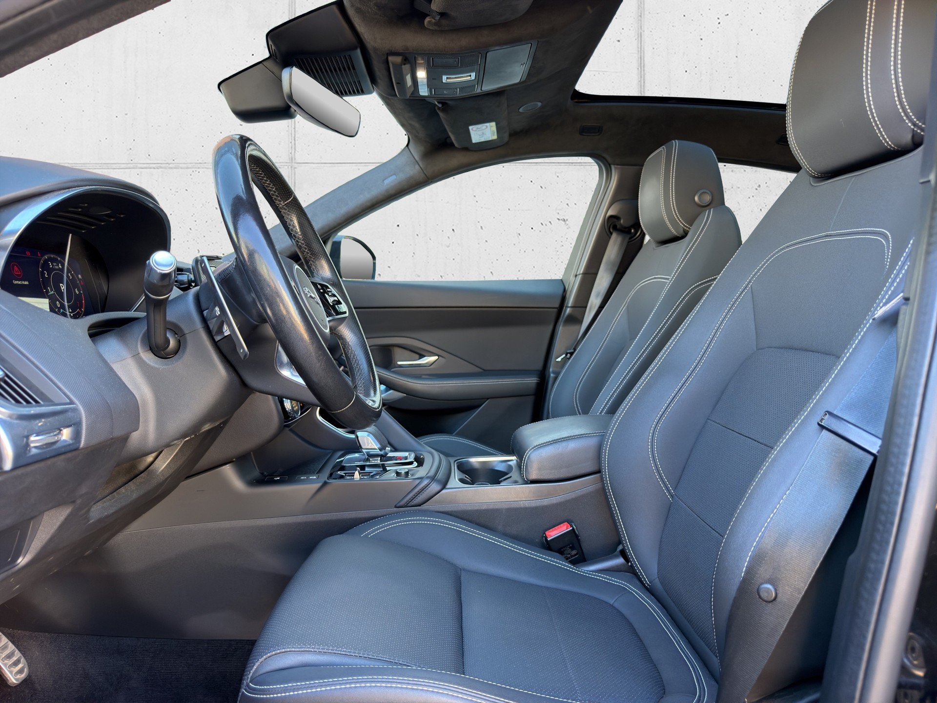 JAGUAR E-Pace 2.0 P250 R-Dynamic AWD-image-10