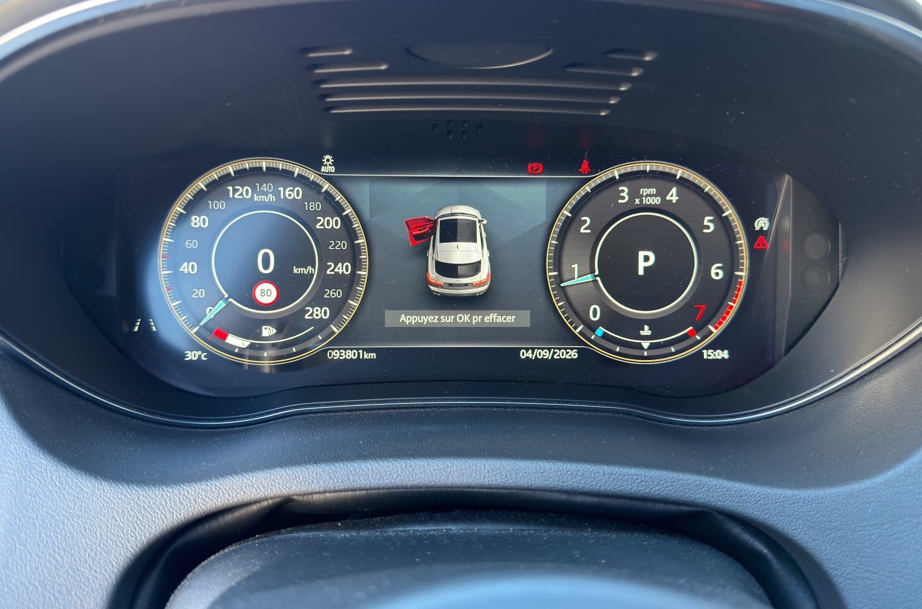 JAGUAR E-Pace 2.0 P250 R-Dynamic AWD-image-18