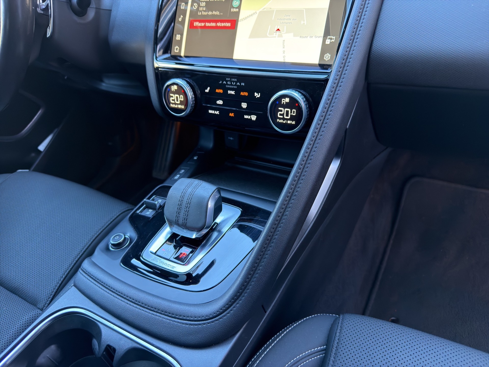 JAGUAR E-Pace 2.0 P250 R-Dynamic AWD-image-24
