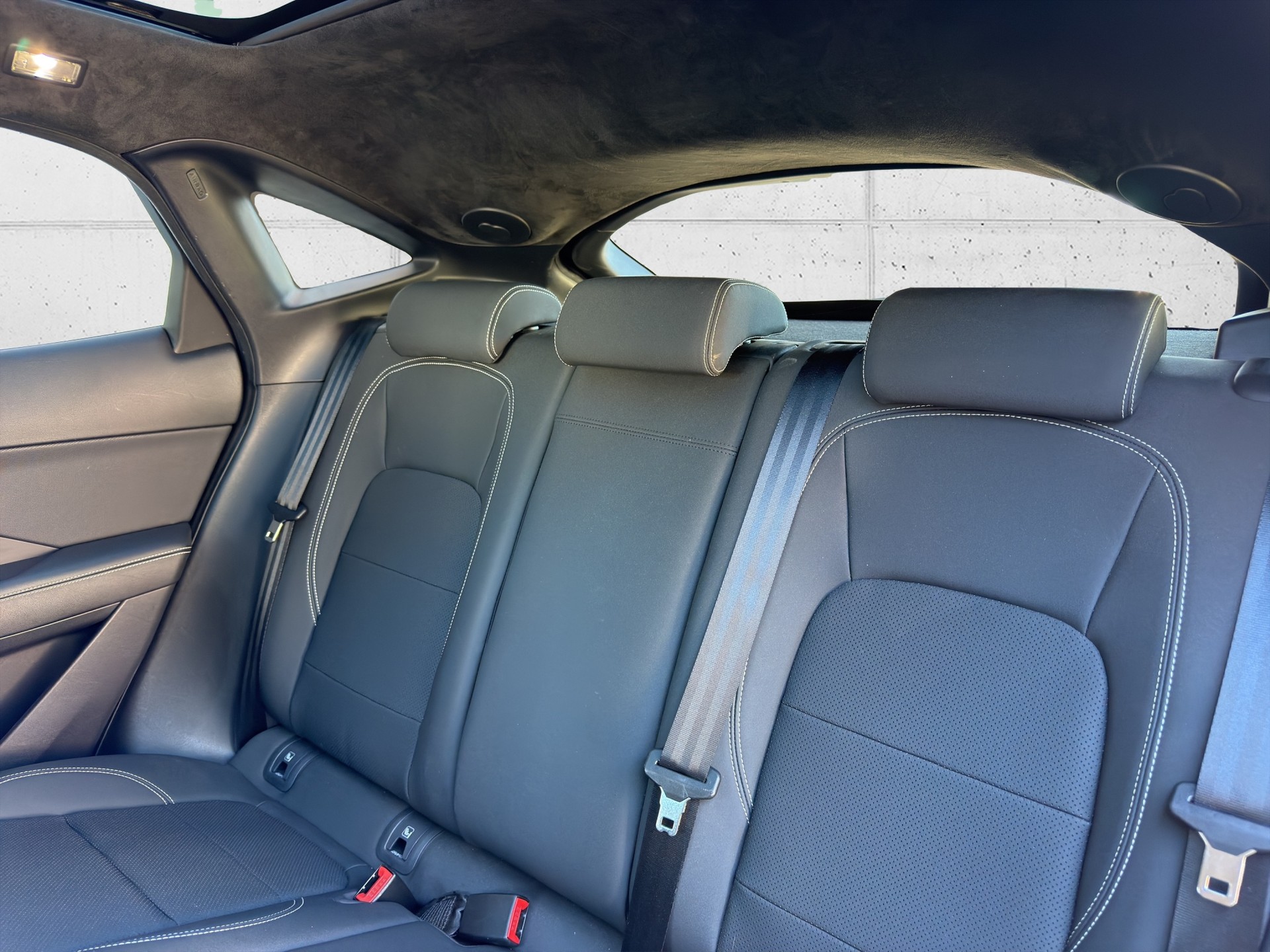 JAGUAR E-Pace 2.0 P250 R-Dynamic AWD-image-25