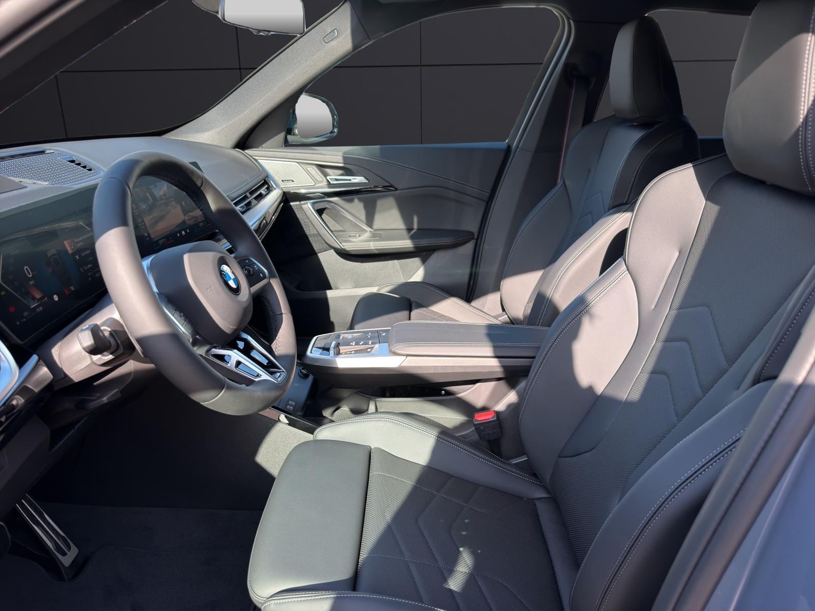 BMW X1 U11 23d xDrive paddles-showroom-element-1
