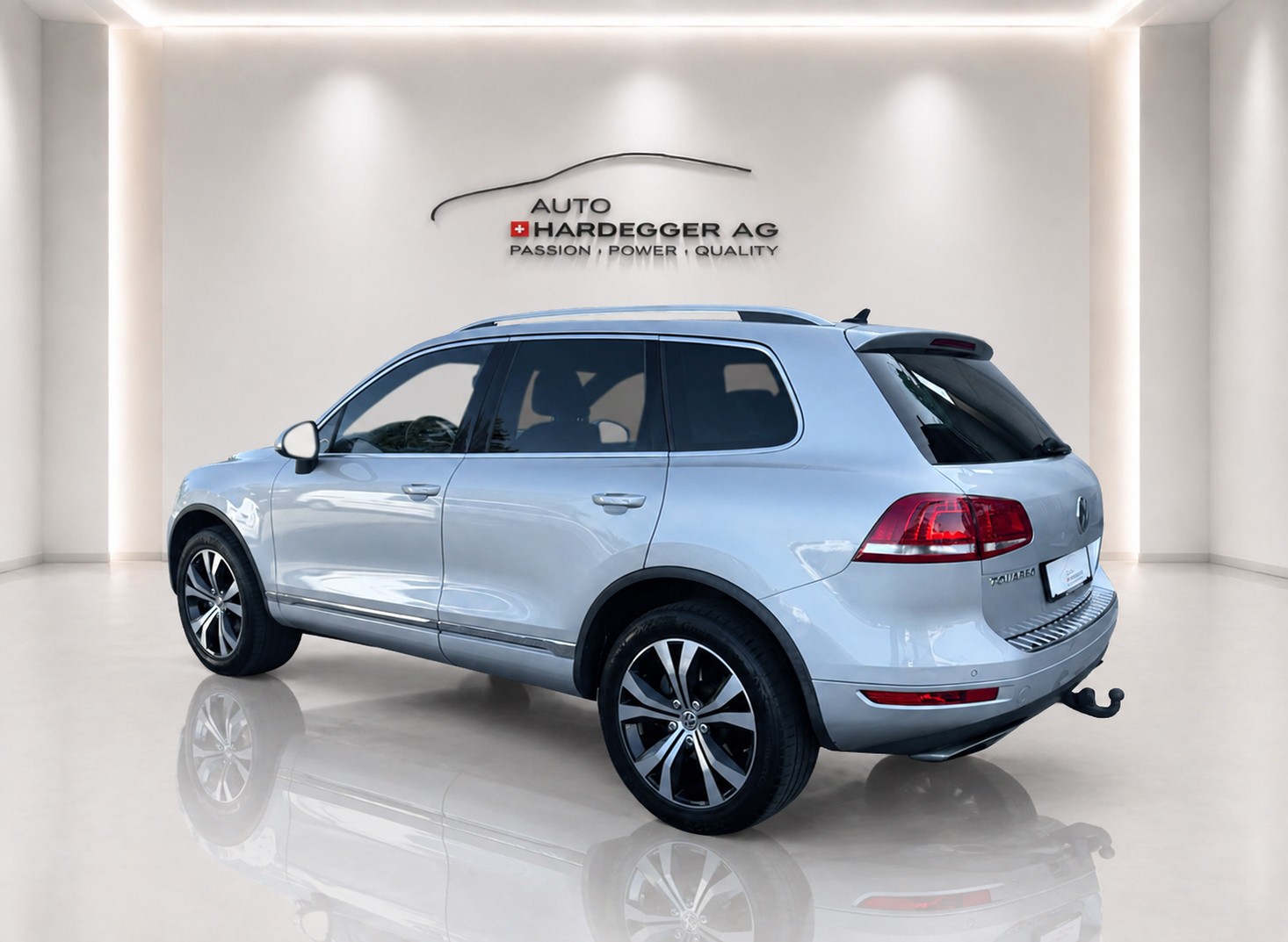 VW Touareg 3.0 TDI BlueMotion Tiptronic / AHK! inkl. Garantie, Service & MFK-showroom-element-1