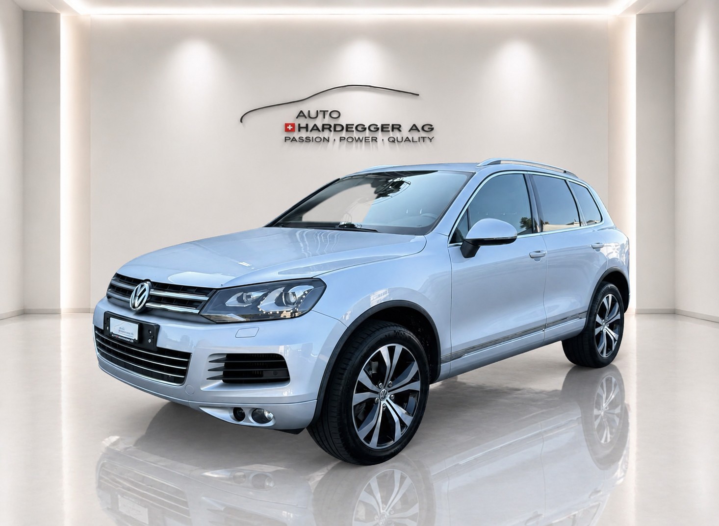 VW Touareg 3.0 TDI BlueMotion Tiptronic / AHK! inkl. Garantie, Service & MFK-image-4