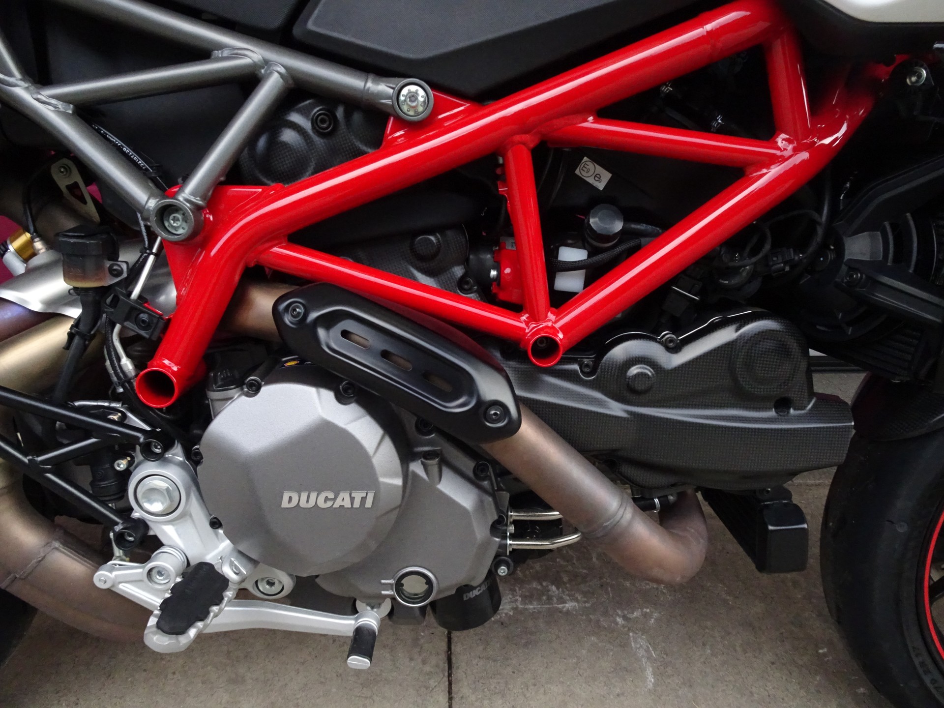 DUCATI Hypermotard 950 SP-image-9