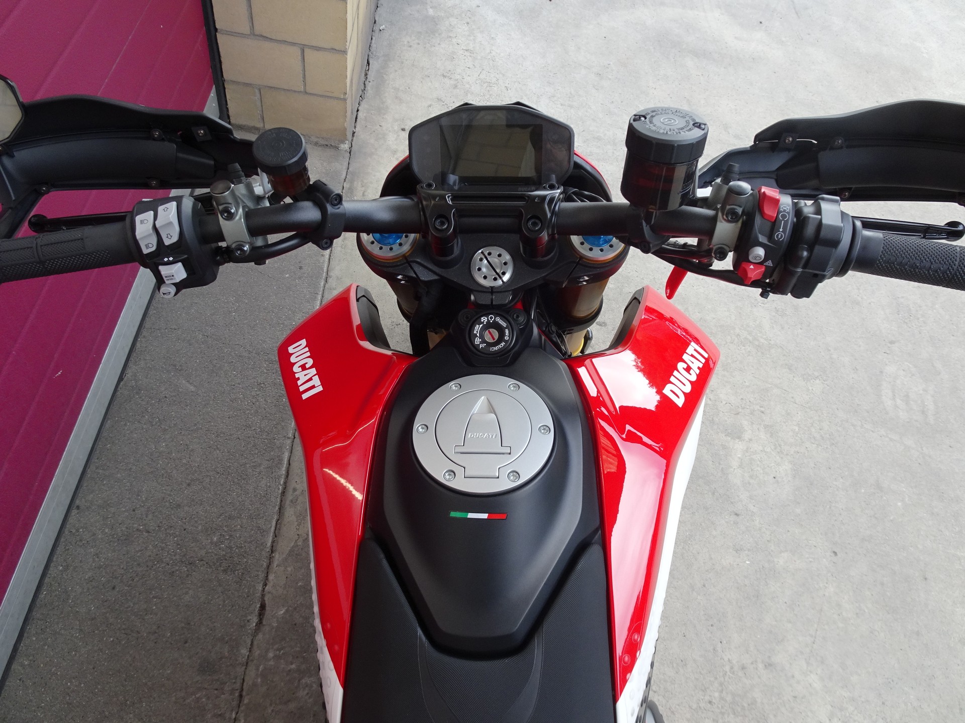 DUCATI Hypermotard 950 SP-image-5