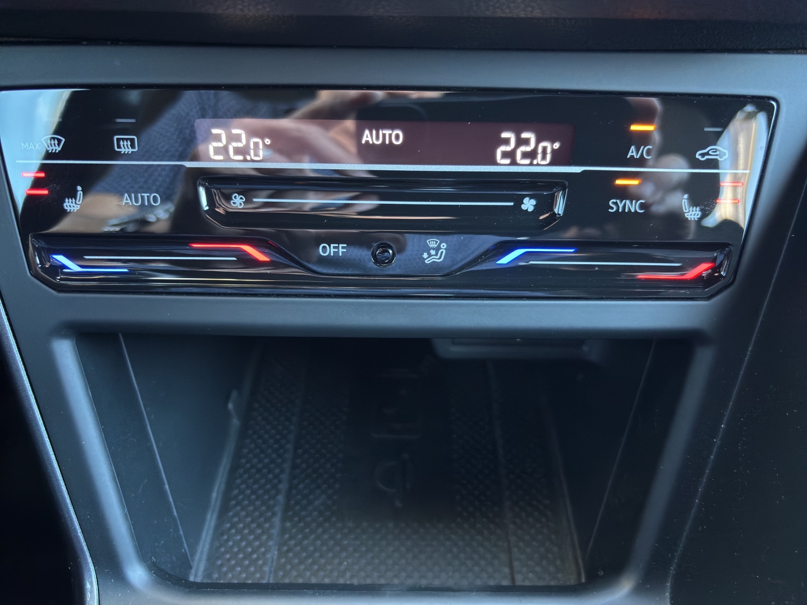 VW Polo 2.0 TSI GTI DSG mit Navi, Rückfahrkamera, Schwarze Aussenspiegel mit schwarzem Dach in Absetzfarbe & Winterräder-image-14