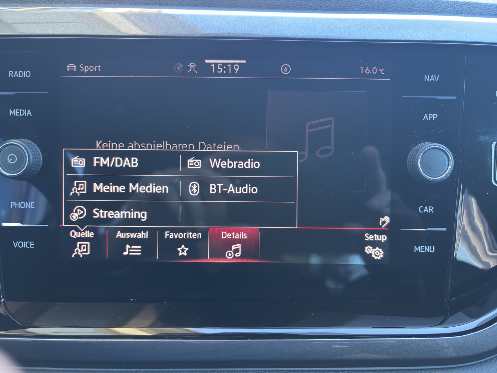 VW Polo 2.0 TSI GTI DSG mit Navi, Rückfahrkamera, Schwarze Aussenspiegel mit schwarzem Dach in Absetzfarbe & Winterräder-image-17