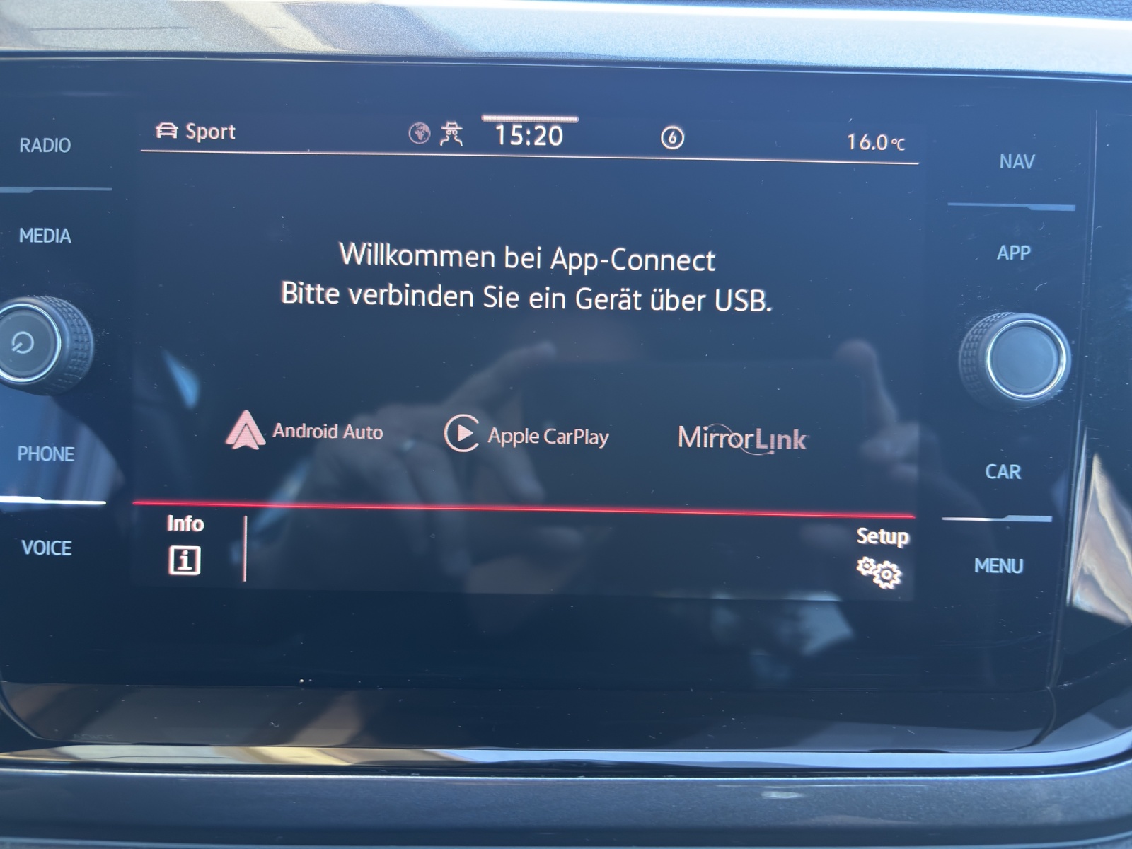 VW Polo 2.0 TSI GTI DSG mit Navi, Rückfahrkamera, Schwarze Aussenspiegel mit schwarzem Dach in Absetzfarbe & Winterräder-image-20