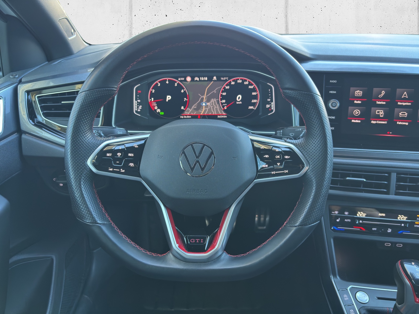 VW Polo 2.0 TSI GTI DSG mit Navi, Rückfahrkamera, Schwarze Aussenspiegel mit schwarzem Dach in Absetzfarbe & Winterräder-image-10