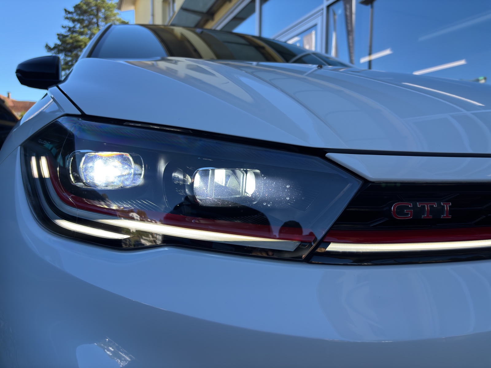 VW Polo 2.0 TSI GTI DSG mit Navi, Rückfahrkamera, Schwarze Aussenspiegel mit schwarzem Dach in Absetzfarbe & Winterräder-image-8