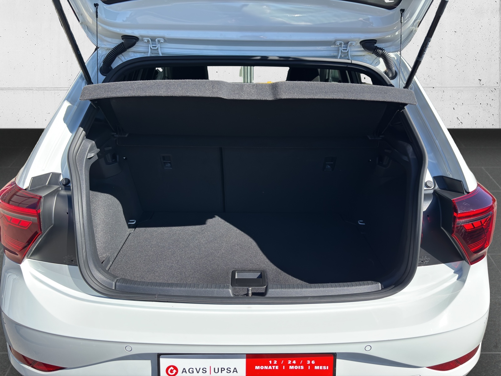VW Polo 2.0 TSI GTI DSG mit Navi, Rückfahrkamera, Schwarze Aussenspiegel mit schwarzem Dach in Absetzfarbe & Winterräder-image-7