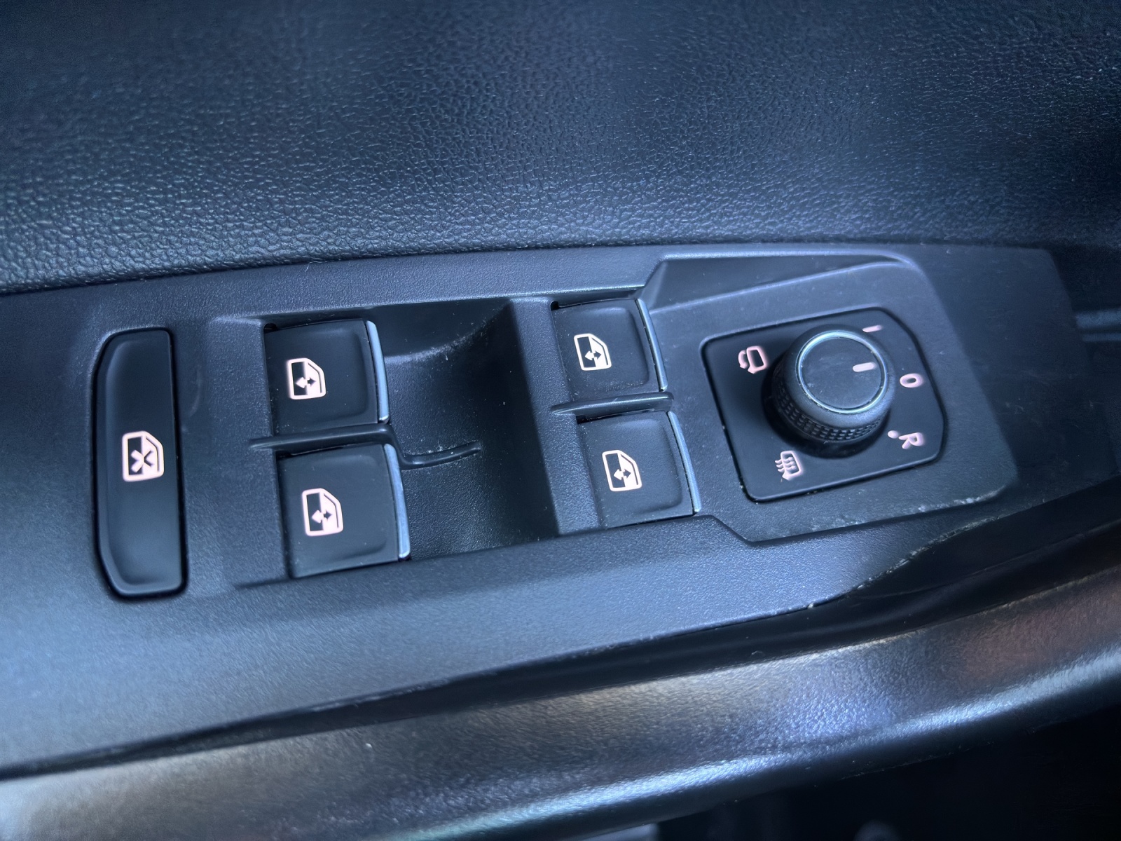 VW Polo 2.0 TSI GTI DSG mit Navi, Rückfahrkamera, Schwarze Aussenspiegel mit schwarzem Dach in Absetzfarbe & Winterräder-image-26