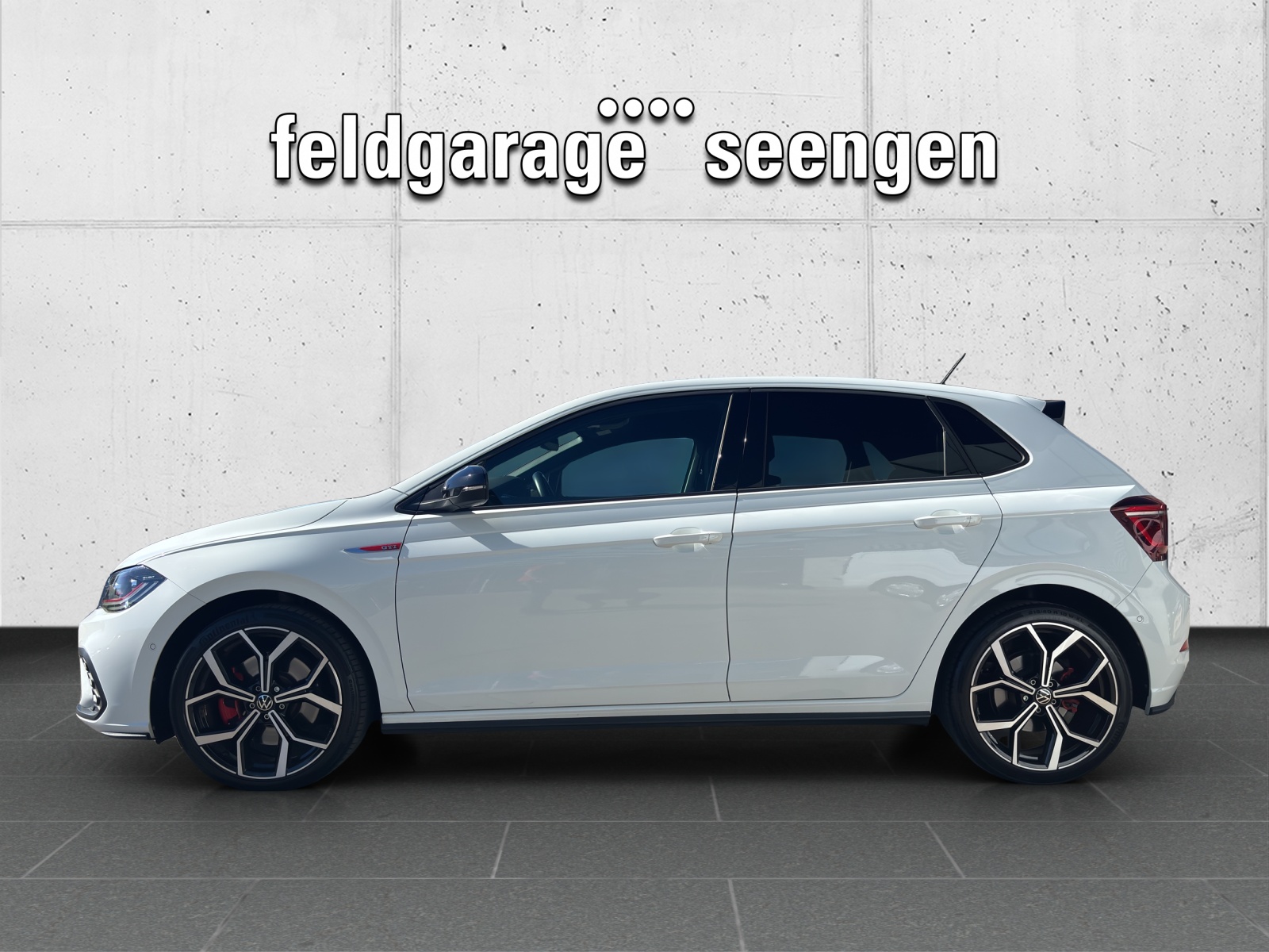 VW Polo 2.0 TSI GTI DSG mit Navi, Rückfahrkamera, Schwarze Aussenspiegel mit schwarzem Dach in Absetzfarbe & Winterräder-showroom-element-1