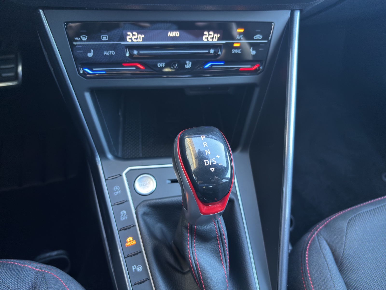 VW Polo 2.0 TSI GTI DSG mit Navi, Rückfahrkamera, Schwarze Aussenspiegel mit schwarzem Dach in Absetzfarbe & Winterräder-image-15