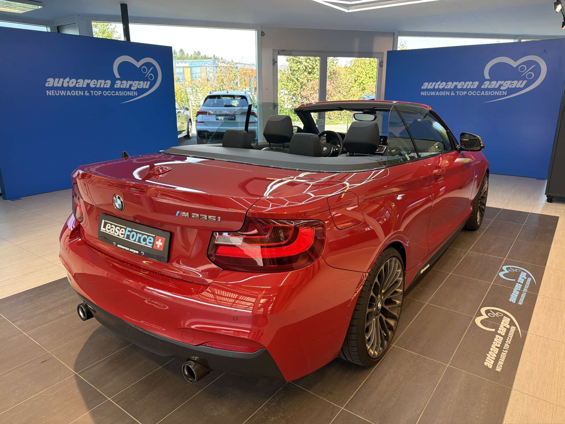 BMW M235i 326PS Steptronic-Automat-showroom-element-2