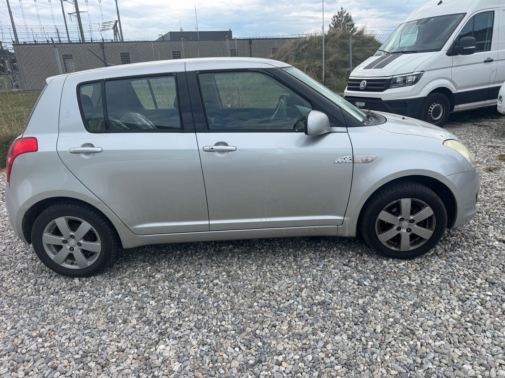 SUZUKI Swift 1.3i 16V GL 4x4-image-4