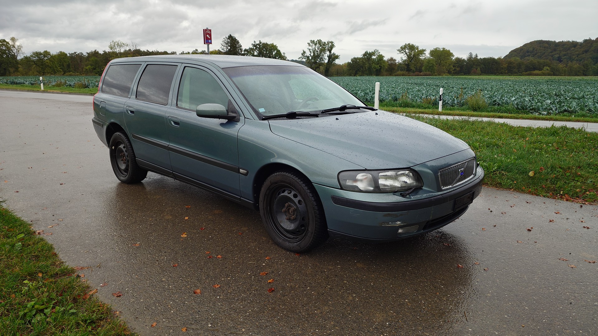 VOLVO V70 2.5T AWD-image-7