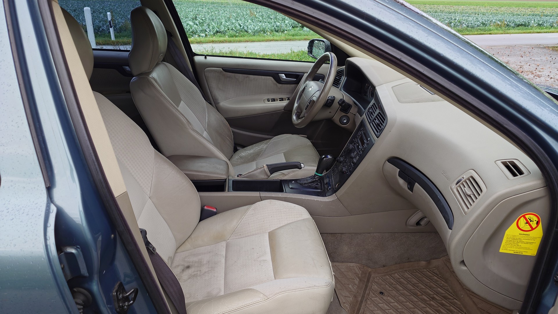 VOLVO V70 2.5T AWD-image-12