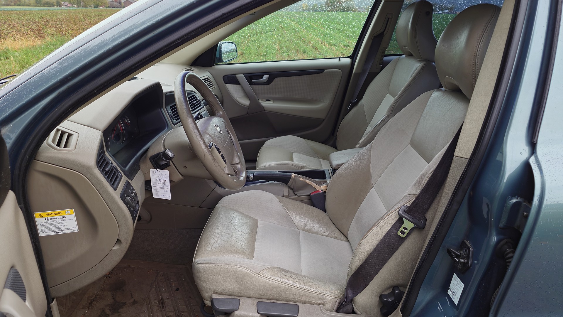 VOLVO V70 2.5T AWD-image-11