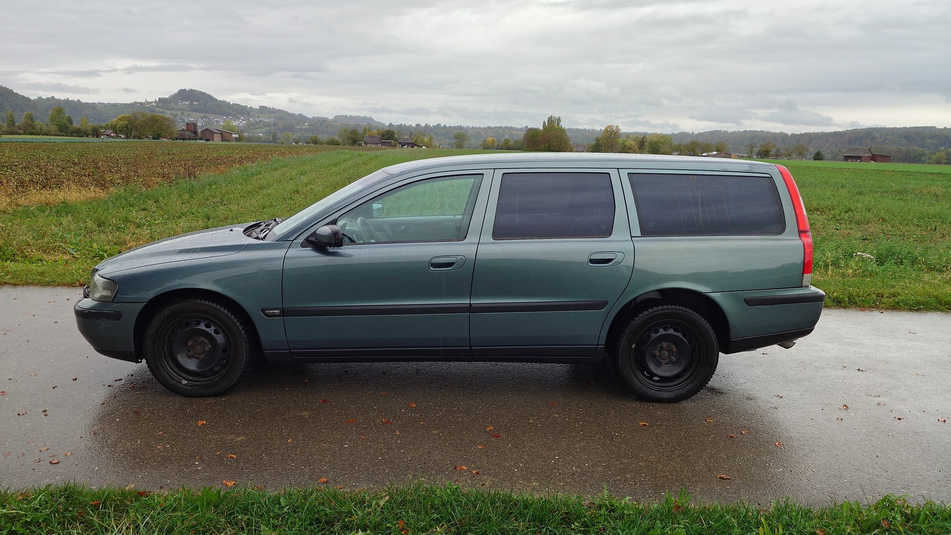 VOLVO V70 2.5T AWD-showroom-element-1