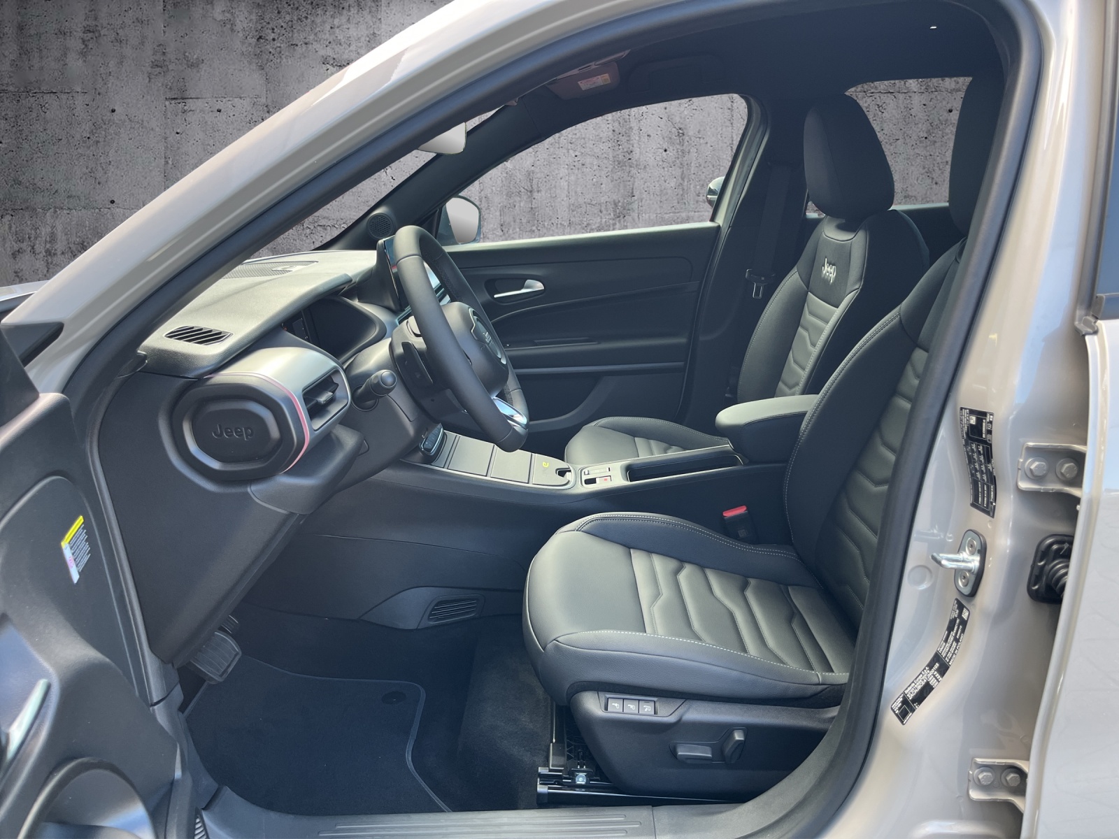 JEEP Avenger 1.2 MHEV Overland Pack Leder 4xe-image-8