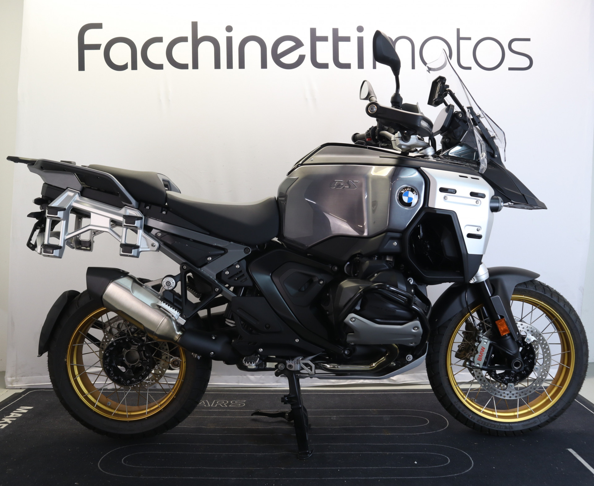 BMW R 1300 GS Adventure-image-0