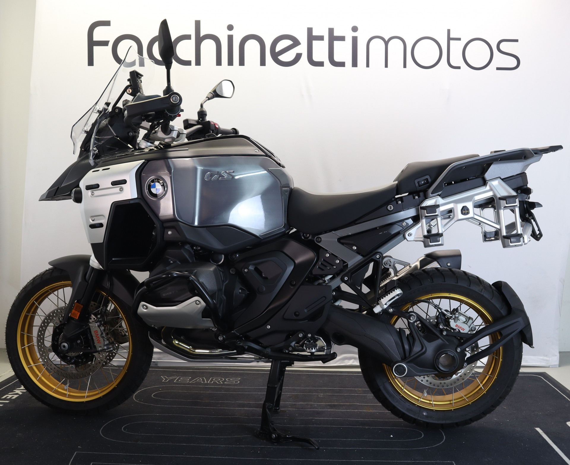 BMW R 1300 GS Adventure-image-1