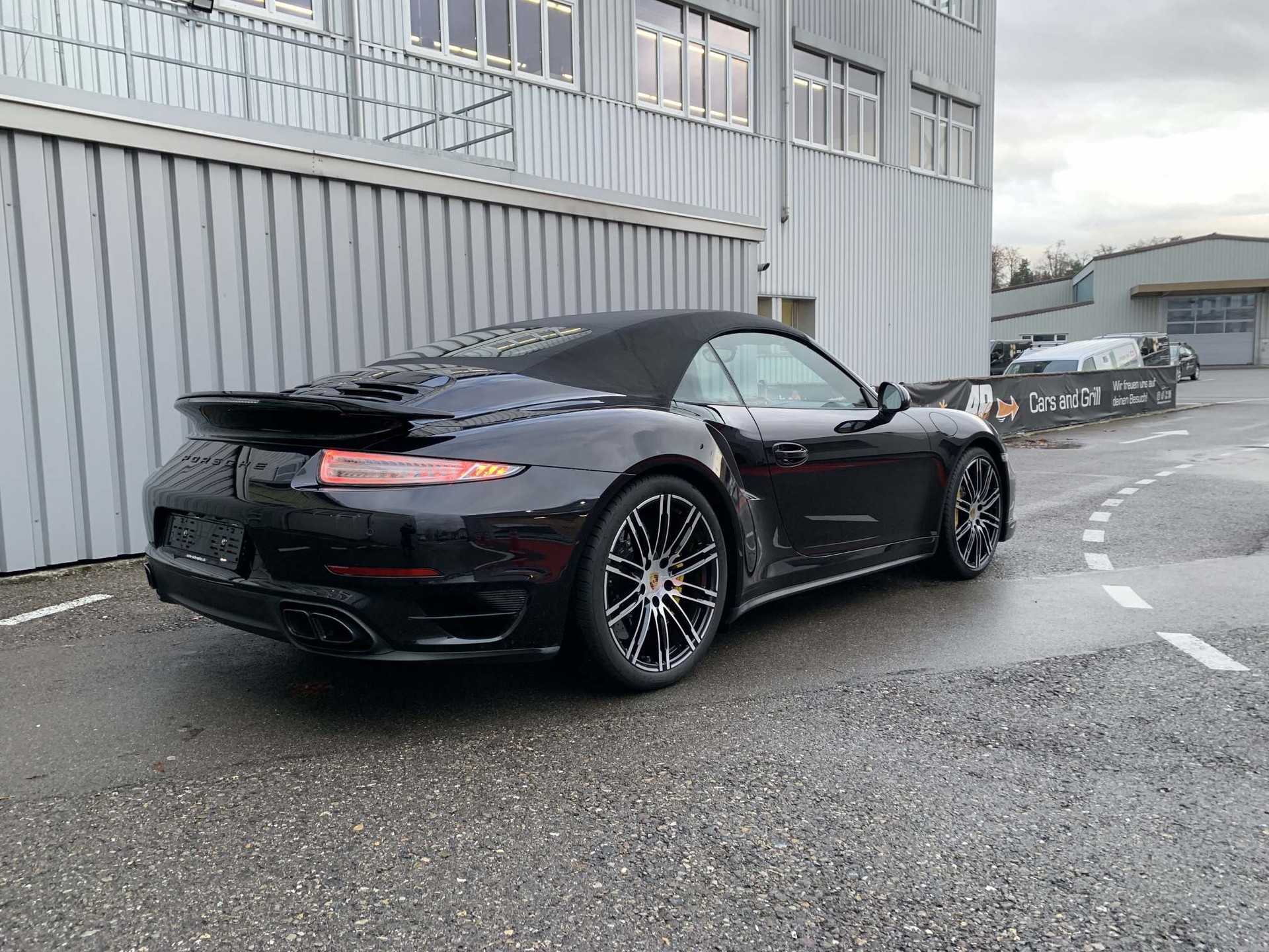 PORSCHE 911 Turbo S Cabrio-image-4