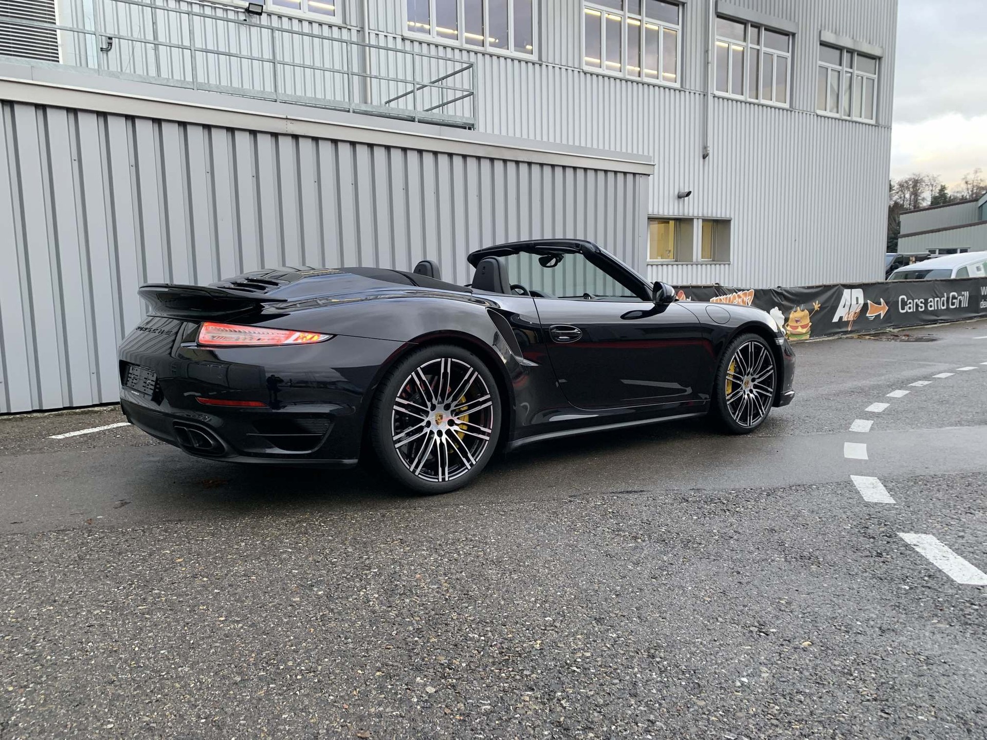 PORSCHE 911 Turbo S Cabrio-image-11