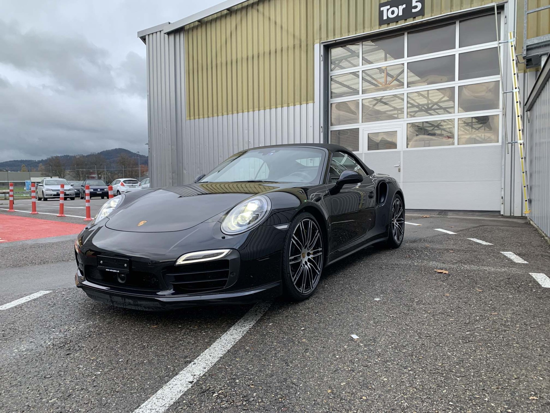 PORSCHE 911 Turbo S Cabrio-image-1