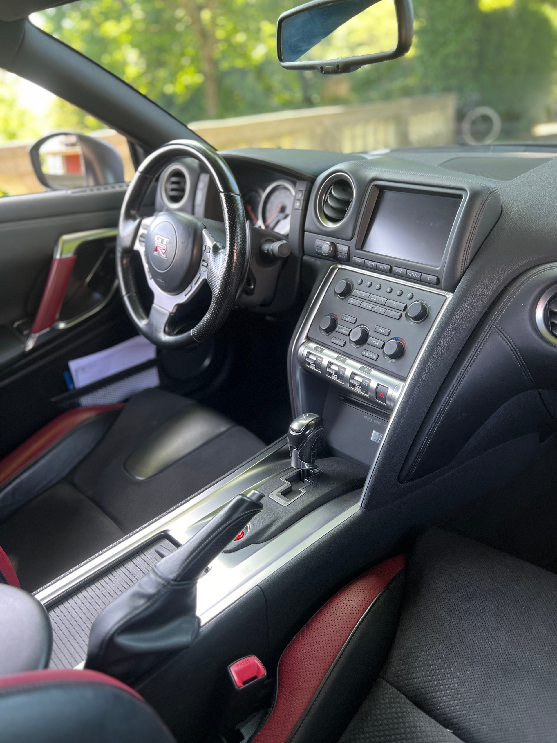 NISSAN GT-R-image-9