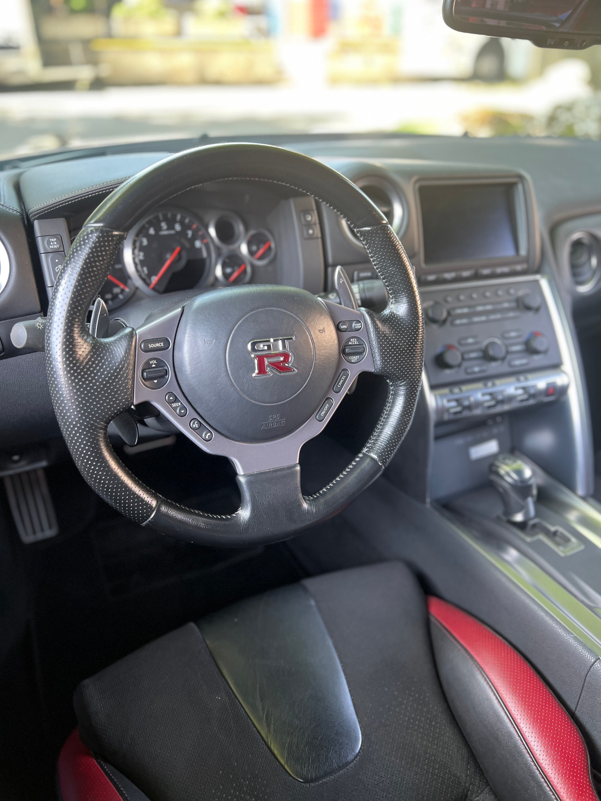NISSAN GT-R-image-10