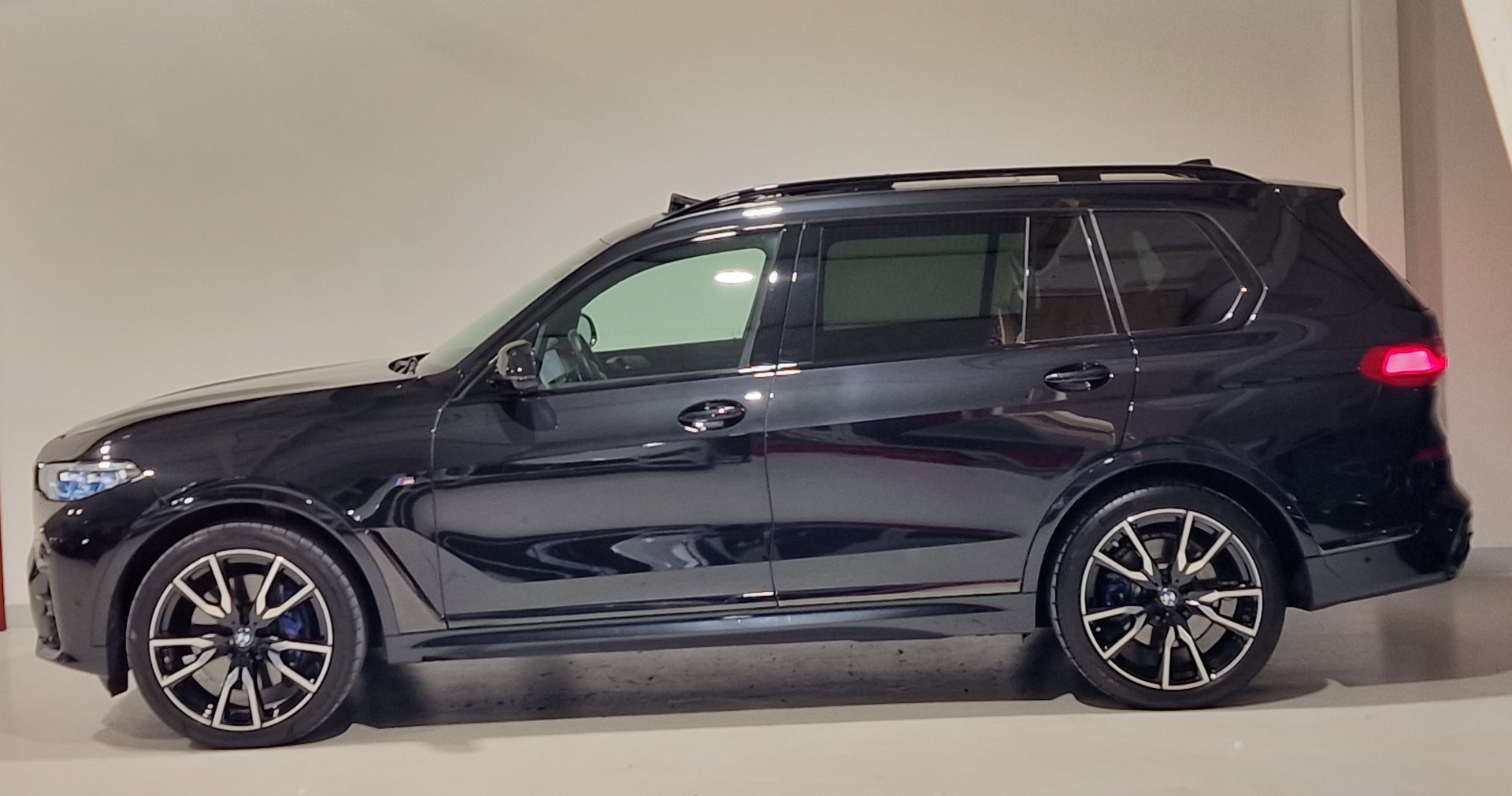 BMW X7 xDrive 30d Steptronic-showroom-element-2