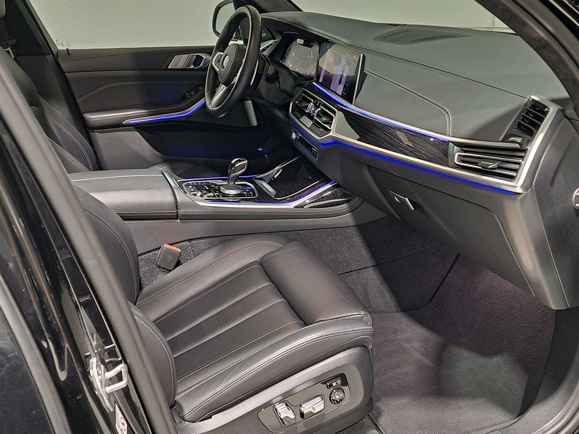 BMW X7 xDrive 30d Steptronic-image-17
