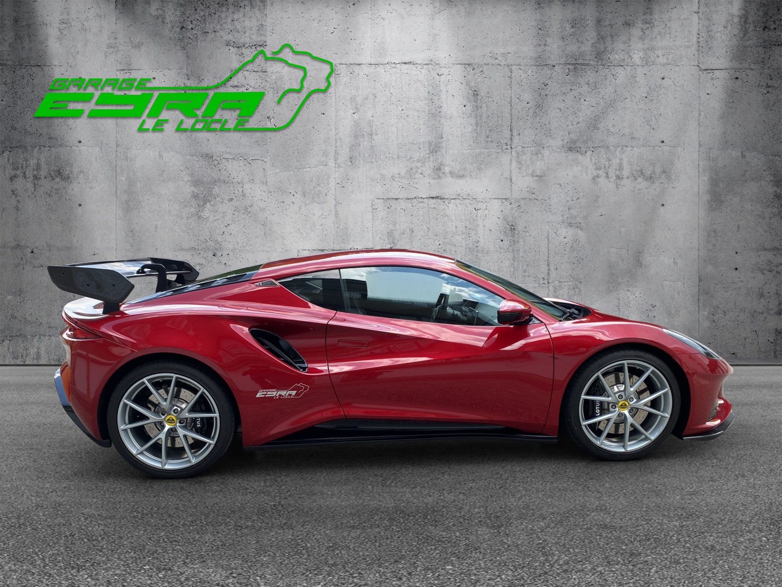 LOTUS Emira 3.5 V6 First Edition-showroom-element-3