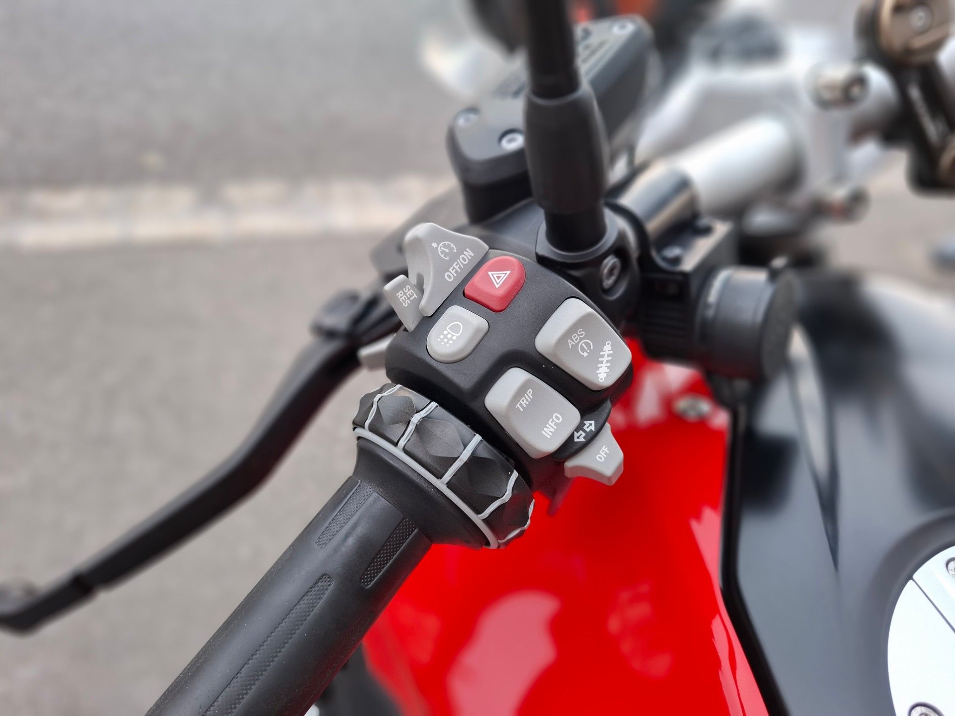 BMW R 1200 R ABS-image-5