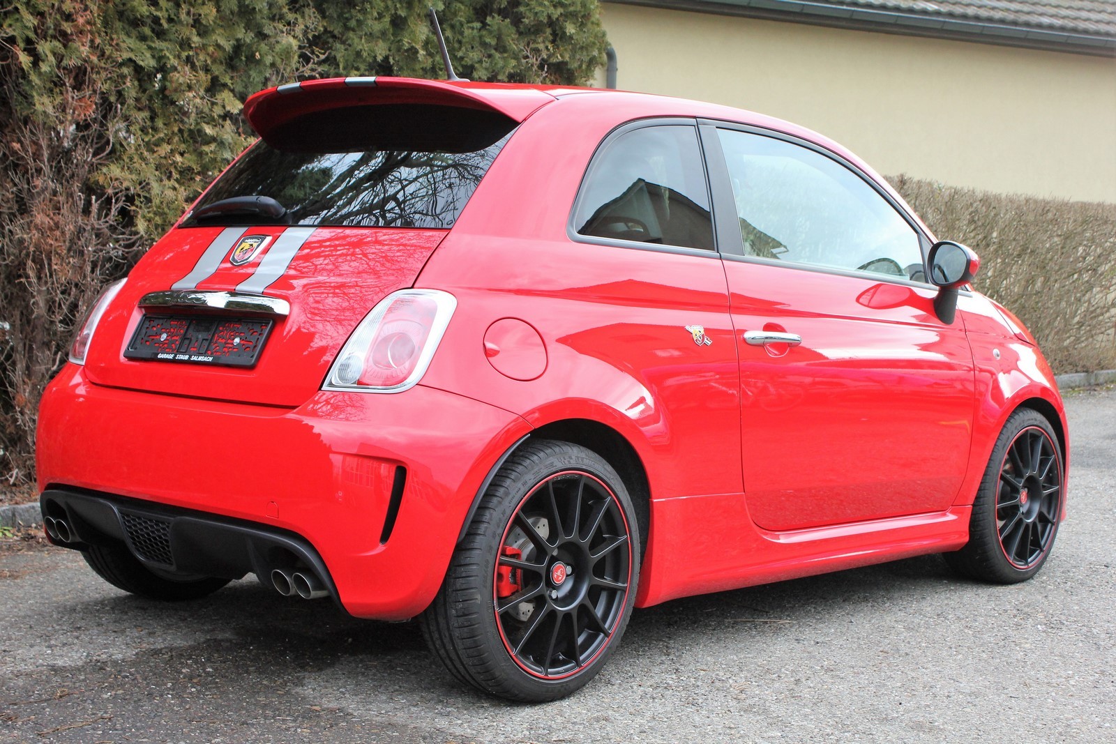 FIAT 500 1.4 16V Turbo Abarth 695 SS Ferrari Dealer Edition-image-3