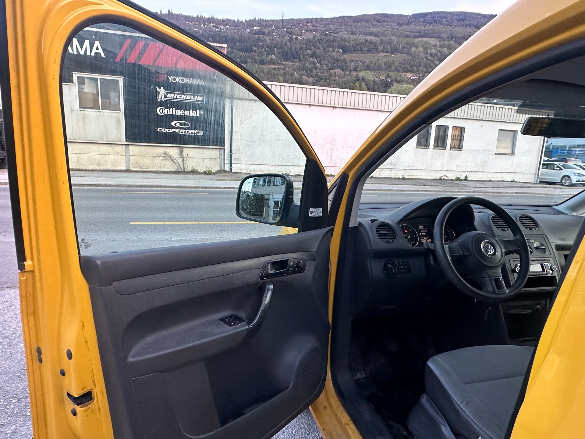 VW Caddy 2.0 TDI 4Motion-image-7